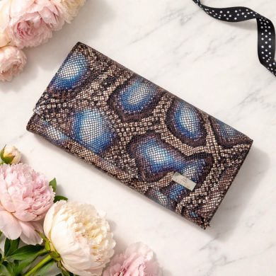 Portfel damski egzotyczny szyk z granatowym wnętrzem